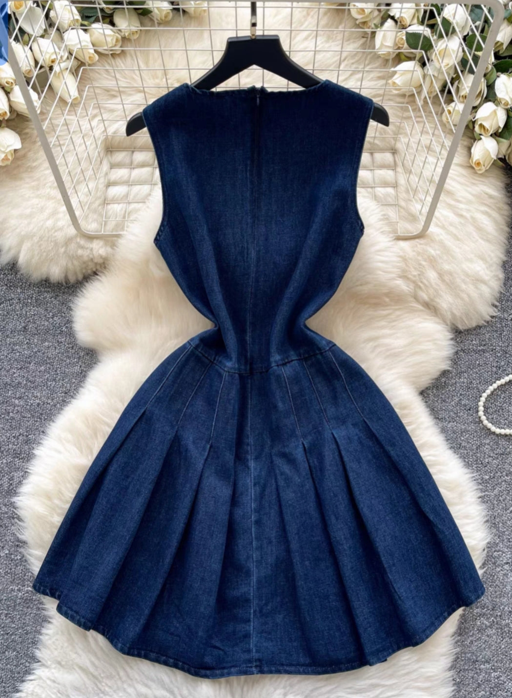 ROBE TRAPEZE EN JEAN -ELEGANCE SCULPTEE